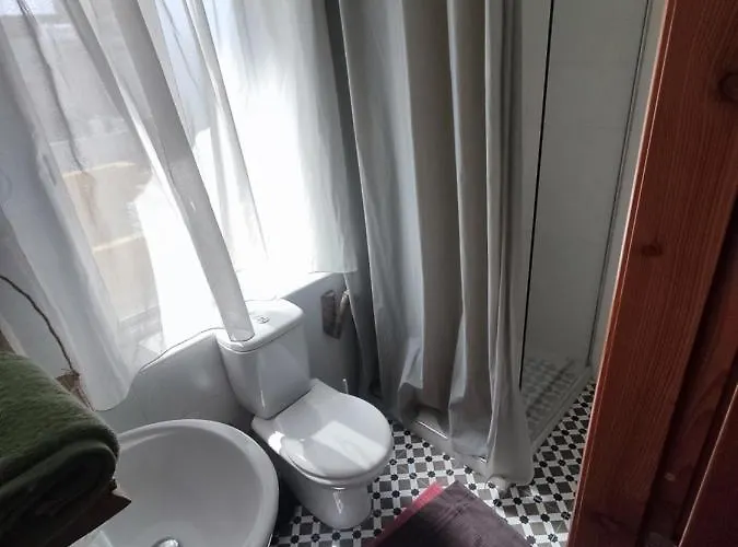 Dhara House Malta Bed & Breakfast Paola