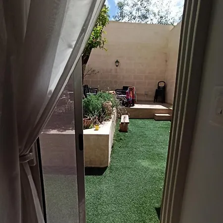 Dhara House Malta Couette-café