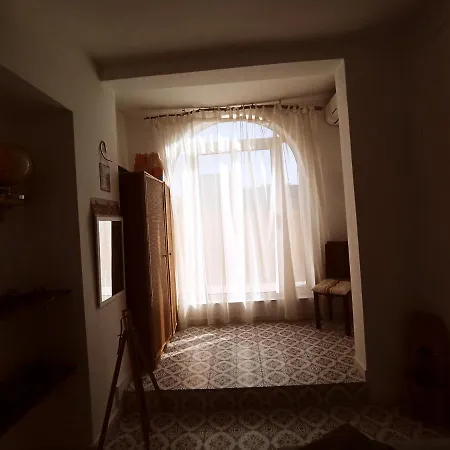 Dhara House Malta Bed & Breakfast Paola