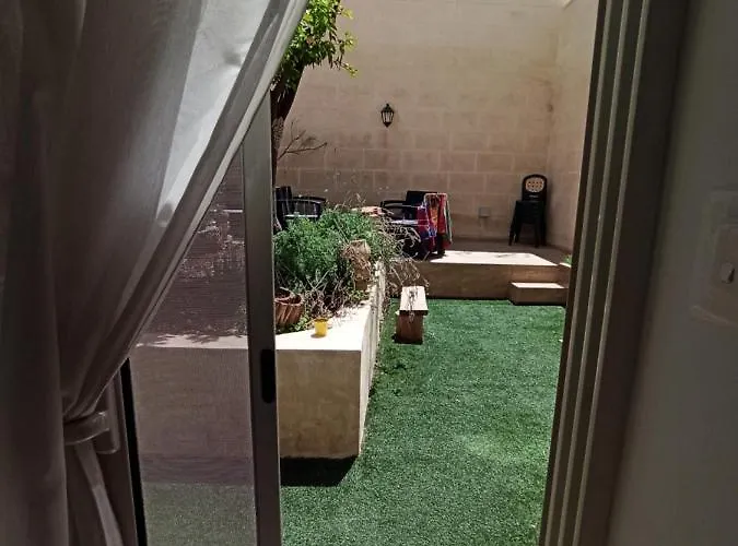 Dhara House Malta Bed & Breakfast