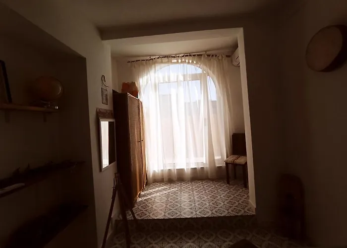 Dhara House Malta Bed & Breakfast Paola