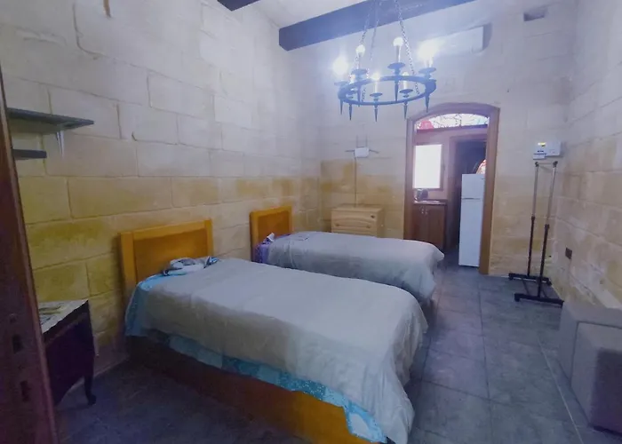 Dhara House Malta Bed & Breakfast Paola